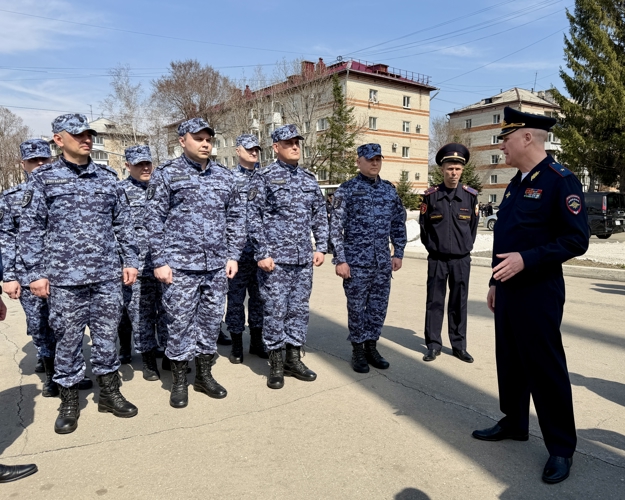 ГАРНИЗОННЫЙ РАЗВОД НАРЯДОВ ПОЛИЦИИ И РОСГВАРДИИ ПРОШЕЛ В БИРОБИДЖАНЕ