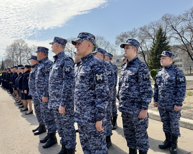 ГАРНИЗОННЫЙ РАЗВОД НАРЯДОВ ПОЛИЦИИ И РОСГВАРДИИ ПРОШЕЛ В БИРОБИДЖАНЕ