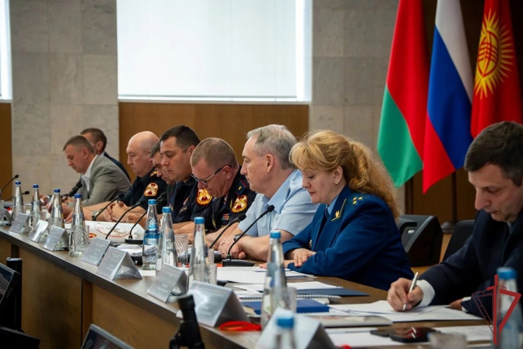 Врио начальника ФГКУ "ОВО ВНГ России по Еврейской автономной области" принял участие во Всероссийском совещании-семинаре в Нижнем Новгороде